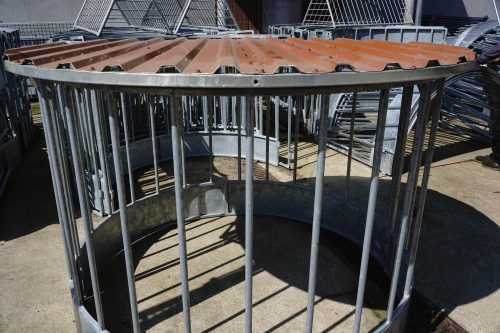 Juh körbála etető tetővel horganyzott kivitelben - átmérő: 140 cm