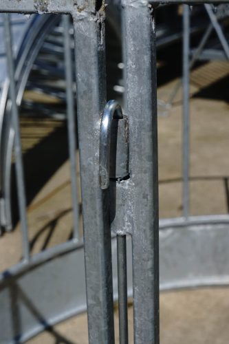 Juh körbála etető horganyzott kivitelben - 180 cm átmérő