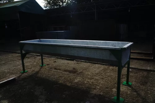 Tűzihorganyzott szarvasmarha etető és itató vályú - 100x30x60 cm