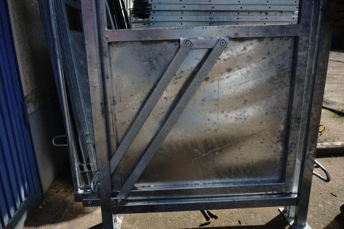 Szarvasmarha kapu, ki-, beeresztő kapu szélesség: 900 mm, magasság: 2000 mm; tüzihorganyzott
