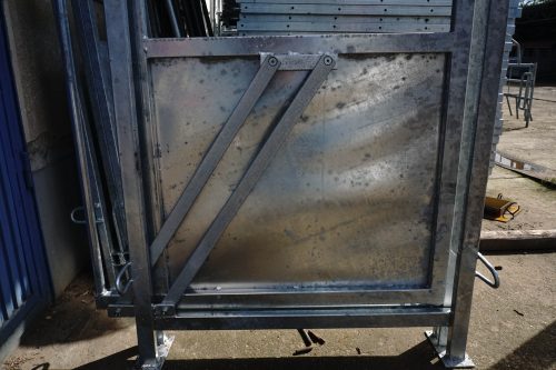 Szarvasmarha kapu, ki-, beeresztő kapu szélesség: 900 mm, magasság: 2000 mm; tüzihorganyzott