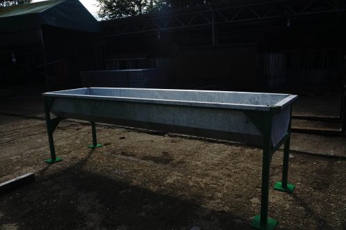 Tűzihorganyzott Szarvasmarha Etető és Itató Vályú - 300x30x60 