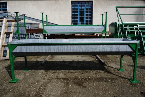 Tűzihorganyzott Szarvasmarha Etető és Itató Vályú - 300x30x60 