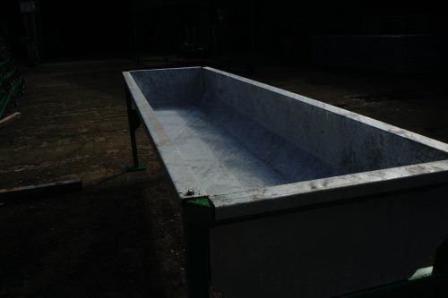 Tűzihorganyzott Szarvasmarha Etető és Itató Vályú - 300x30x60 