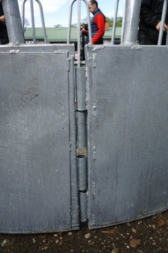 Ló és növendék szarvasmarha körbála etető 12 férőhelyes, tüzihorganyzott kivitel - átmérő: 2,2 m