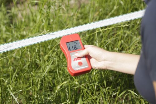 AKO multiméter, digitális kerítésfeszültség-vizsgáló és árammérő egyben