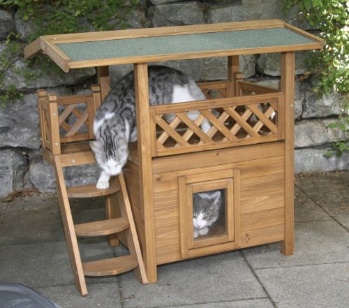 LODGE fa macskaház, ajtóval, 77 x 50 x 73 cm, cicalak, kétemeletes, időjárásálló